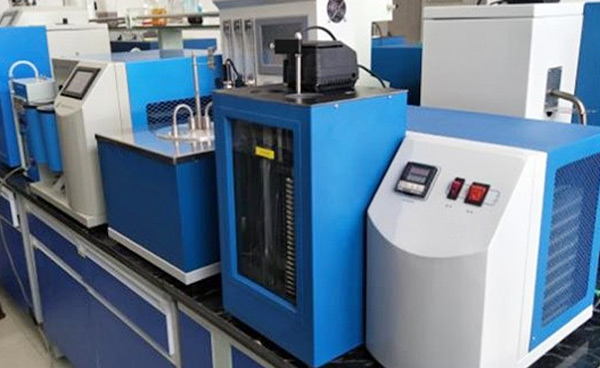 Pagbisita ng Customer ng Canada sa Aming Departamento ng Paggawa ng Instrumento 